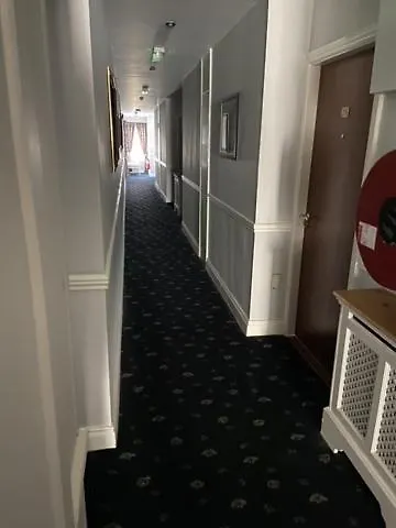 Отель Monaghans Harbour