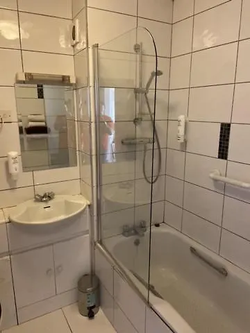 Отель Monaghans Harbour